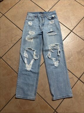 Light Wash Distressed High-Waist Ripped styled Jeans